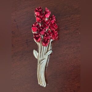 Vintage Davin Monn (DM 97) Signed Gold Toned Metal Dozen Red Roses Brooch Pin